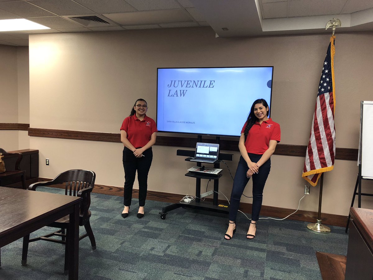 EHinojosESC19's tweet photo. Kudos to our Libertas Seniors on their successful presentations to attorneys and the community! Thank you attys Linda Estrada, Ron Banerji, and Alex Cuellar for mentoring our students!
#TeamSISD #BlazerNation #LearningLaw #ThisIsLibertas https://t.co/gIWsPGmBHP