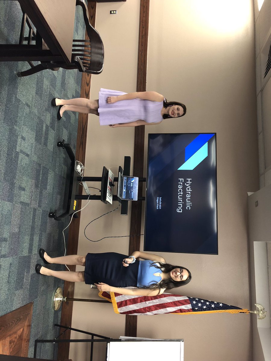 EHinojosESC19's tweet photo. Kudos to our Libertas Seniors on their successful presentations to attorneys and the community! Thank you attys Linda Estrada, Ron Banerji, and Alex Cuellar for mentoring our students!
#TeamSISD #BlazerNation #LearningLaw #ThisIsLibertas https://t.co/gIWsPGmBHP