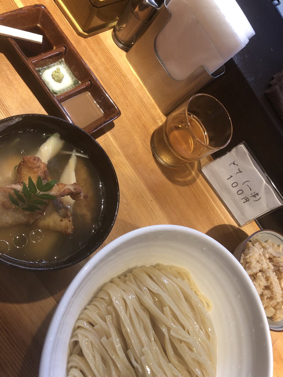 Ku92ni's tweet photo. アップ忘れてました。
巌哲@早稲田
真鯒(マゴチ)の塩つけ麺
フグのような極上の白身。
唐揚げ、ワラビ、たけのこ、葛のとろみ等々説明しきれないです。
もはやつけ麺という括りでは測れない気がする、、、 https://t.co/wVaneajqcV