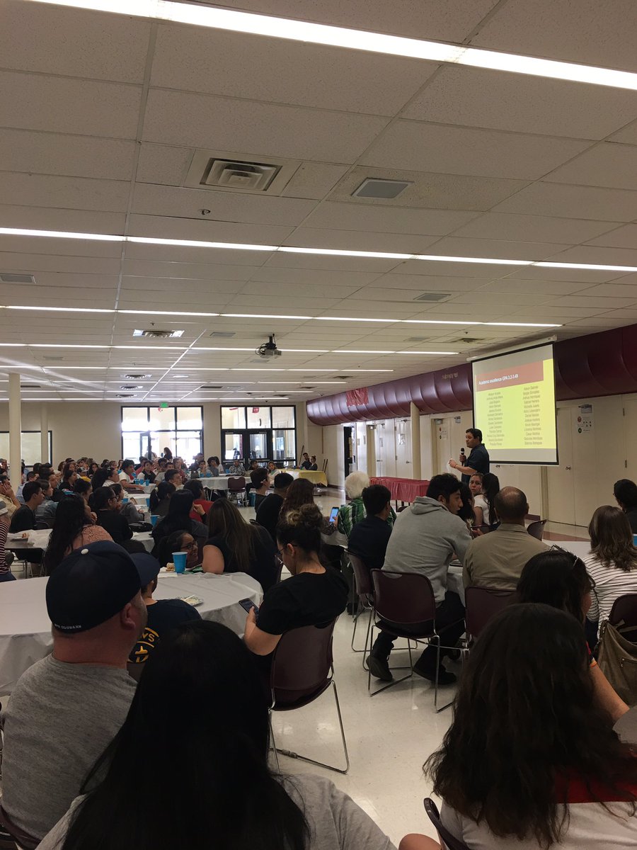 mvhsbruins's tweet image. Somos MV is a night of excellence for our Latinos in Action Students, &amp;amp; those who excel in Attendance, GPA, in the classroom, RUC &amp;amp; our Vision of Engage, Achieve &amp;amp; Contribute. ¡Bien hecho Bruins! Well done. #BruinsRiseUp #ASDeveryOne