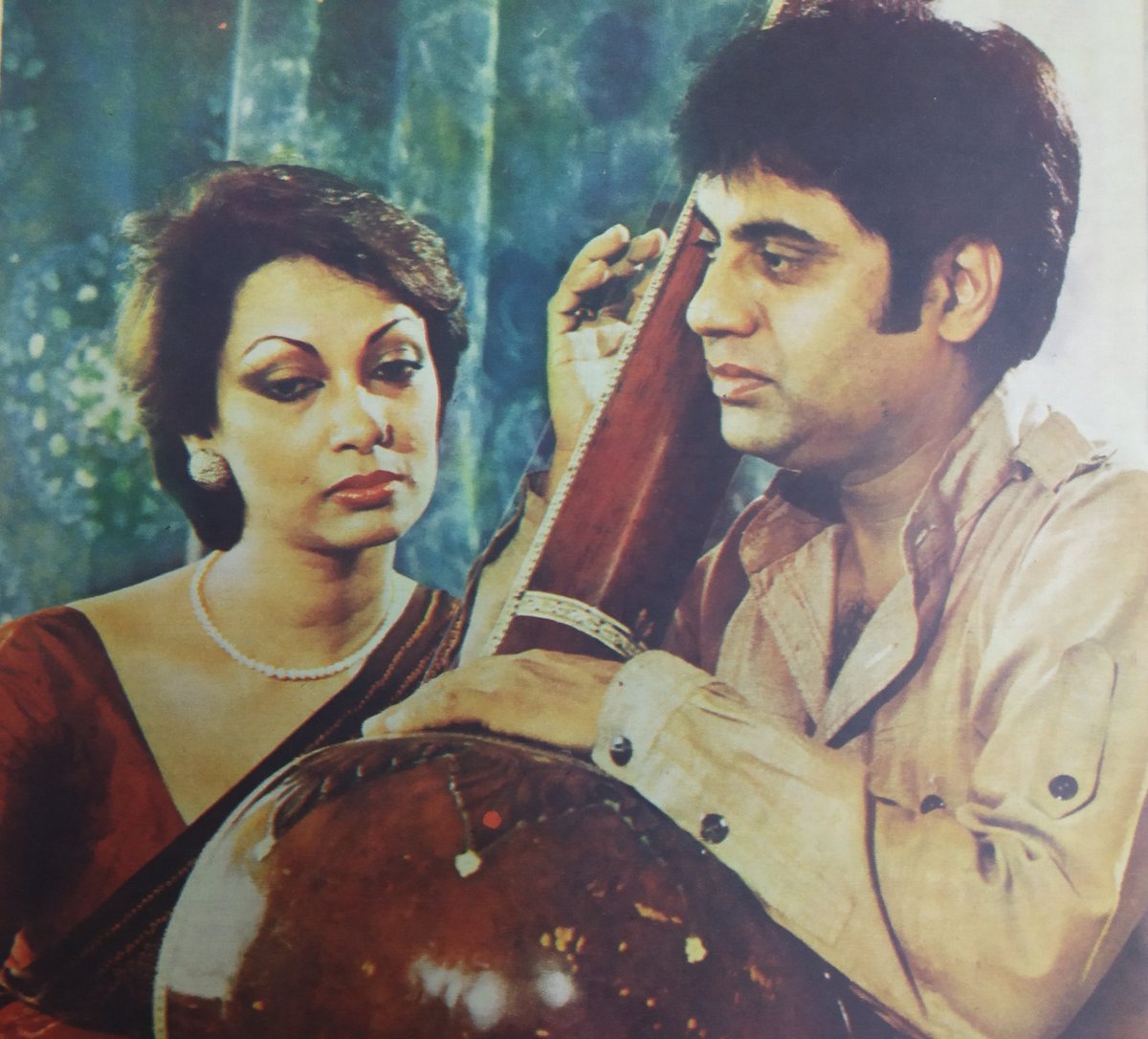 IndiaHistorypic's tweet photo. 1978 :: Ghazal Singer Jagjit and Chitra Singh https://t.co/RA5ZXcJO65