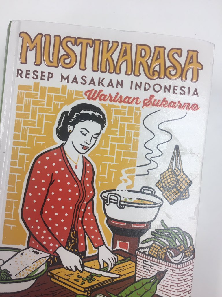 cyapila's tweet image. Menurut Mustika Rasa (1967) klepon ada tiga macam. Dari ketan, ubi, dan singkong.