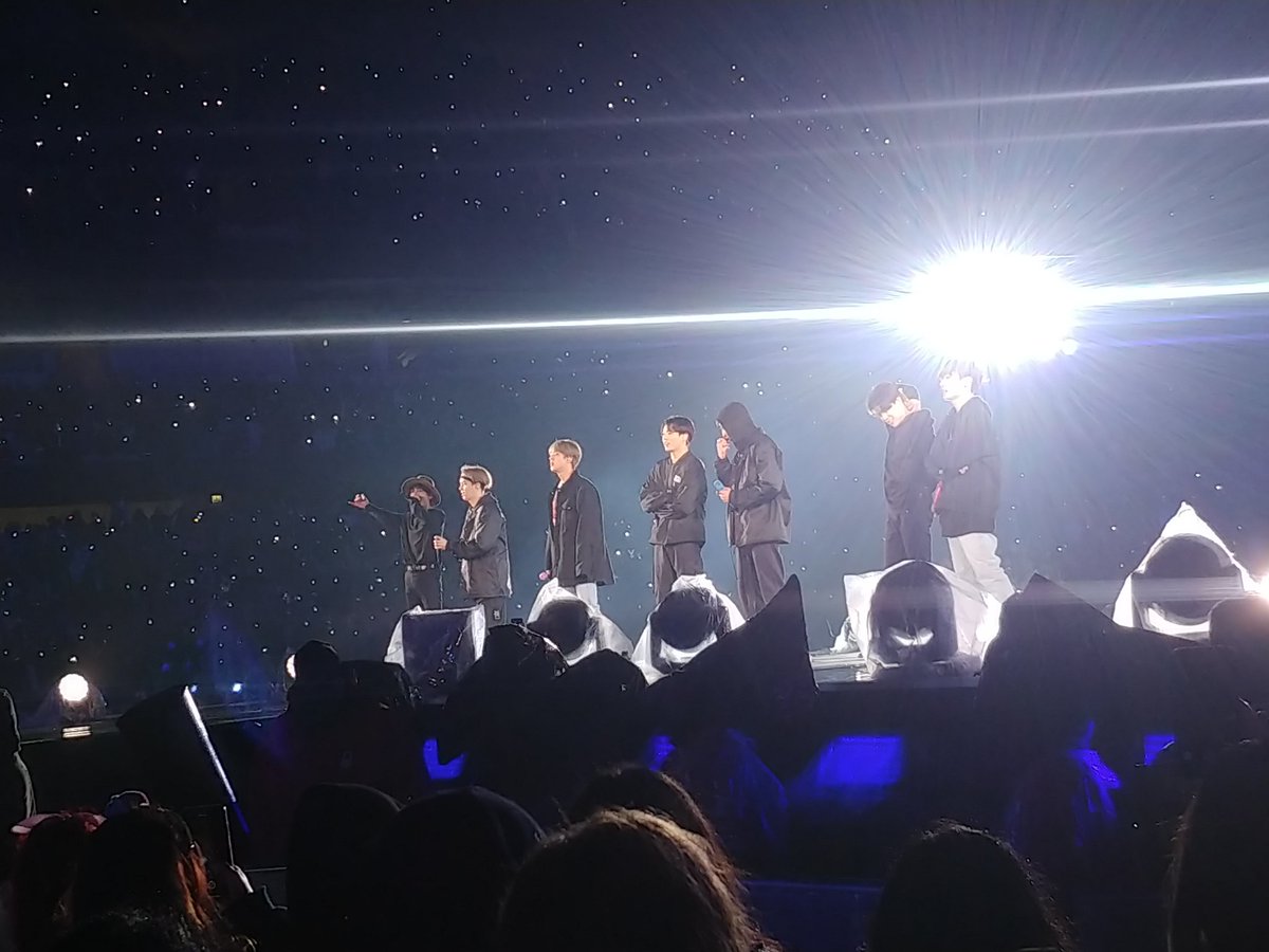 hobiskiss's tweet photo. Getting around the busy city of Chicago took me out of my comfort zone several times this weekend, but it was worth it!! 

Thank you @BTS_twt for an unforgettable 2 nights 💜 &amp; ty to my hubby for sharing it all with me!

#BTSxChicago #SoldierFieldDay2 https://t.co/uTvKf9RSVL