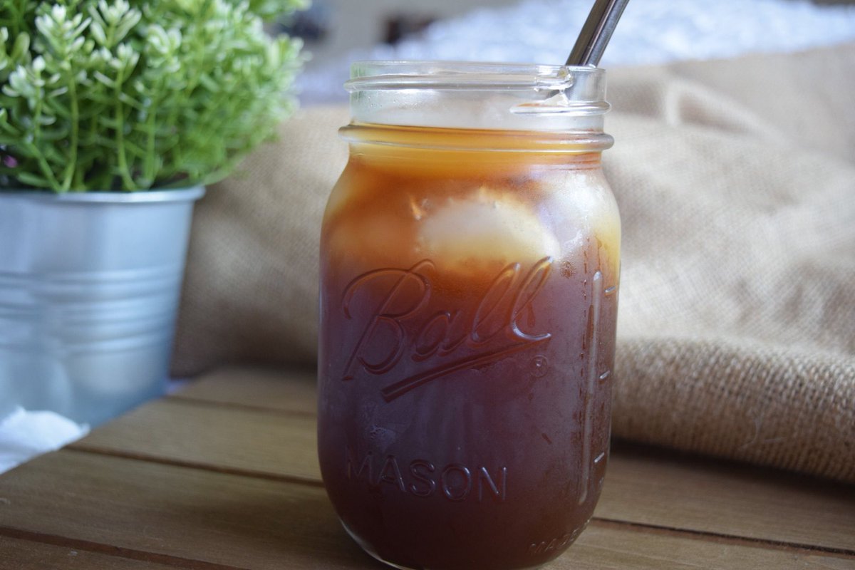 AmyBrianNatural's tweet photo. Spice it up and add a cup of our coconut water to your coffee. High in potassium and caffeine, I'm ready for ya Monday! 😎☕️
@simple_cleaneats 
#coffee #coffeetime  #coldbrew #icedcoffee #eatrealfood #healthydrink #cleaneats #coconutwater https://t.co/gOzfXhXsgu