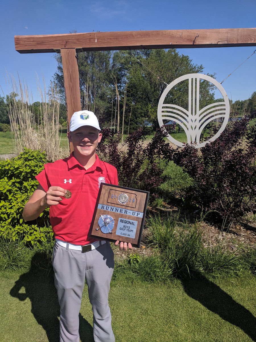 jginterGoCats's tweet image. A big shout-out to this young man, Blake Saffell, who defended his 4A Regional Individual Championship today at Tallgrass Country Club!  On the 2nd hole of a sudden death play-off, Blake birdied #2 to win the individual title.  Proud of you Blake, way to grind! #backtobackchamp