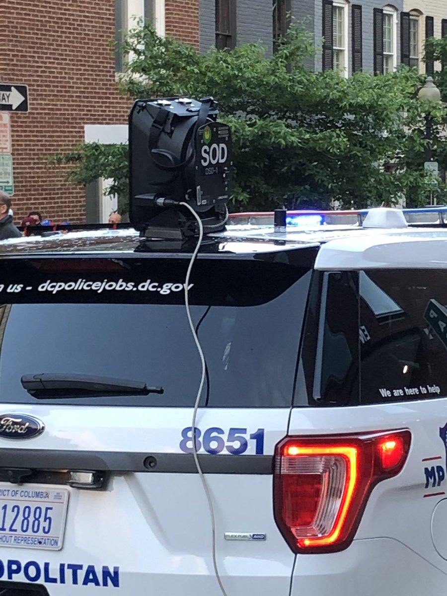 ChipGibbons89's tweet photo. Police are using some kind noise weapon to try to drive out the remaining folks in the embassy https://t.co/cF0yRwH3vy