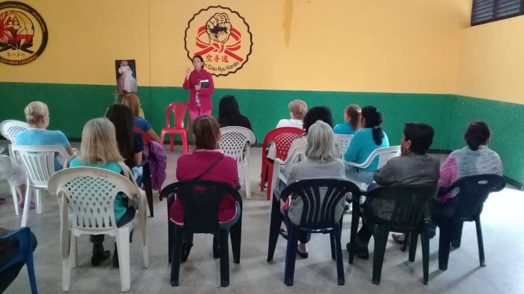 CPirineos1's tweet photo. @jguaido"Acompañamos a Jesús con un Rosario por Venezuela " ASÍ LLAMÓ LOS VECINOS DE LA COMUNIDAD DE PIRINEOS 1 DE SAN CRISTÓBAL A ESTA BELLA ACTIVIDAD EN CONMEMORACIÓN DE LAOS 103 ANOS DE LA APARICIÓN DE LA VIRGEN DEL ROSARIO DE FATIMA #AN  #TACHIRA https://t.co/fSycBBXjwa