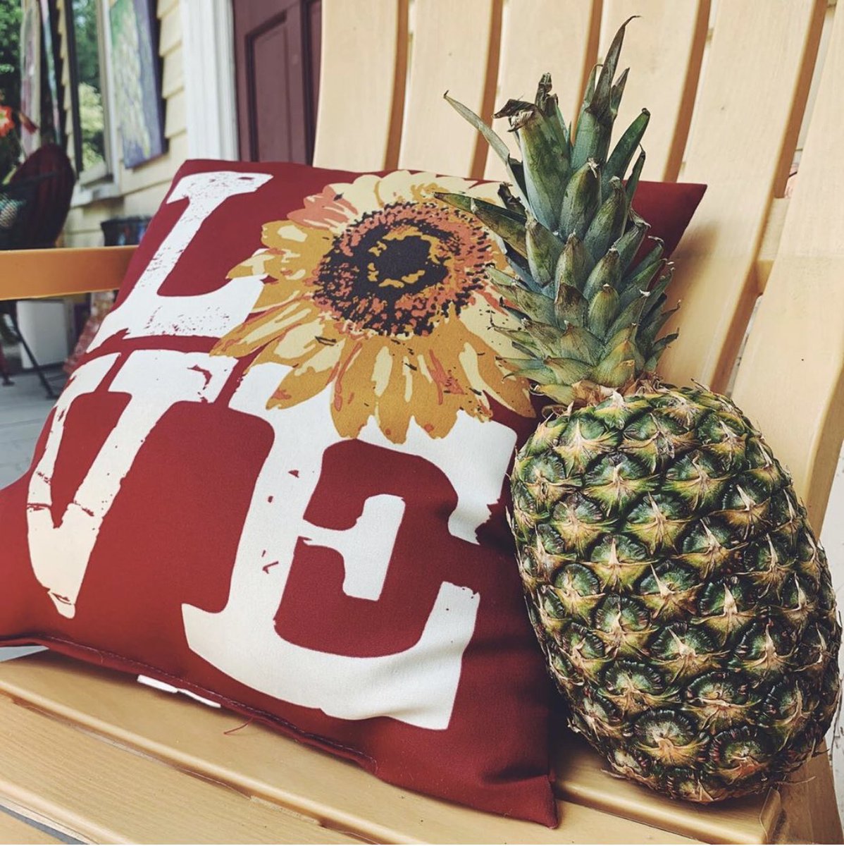 Pineapple_PR's tweet photo. We ❤️ @VisitDahlonega! Our social team had an amazing time exploring North Georgia’s golden mountain town + gathering content. 
#PineapplePR
.
.
.
#pineapplepr #pineappleprlife #pineapplepublicrelations #prlife #pragency #digitalagency #visitdahlonega #wedigdahlonega https://t.co/Cmz1RBn0Dj