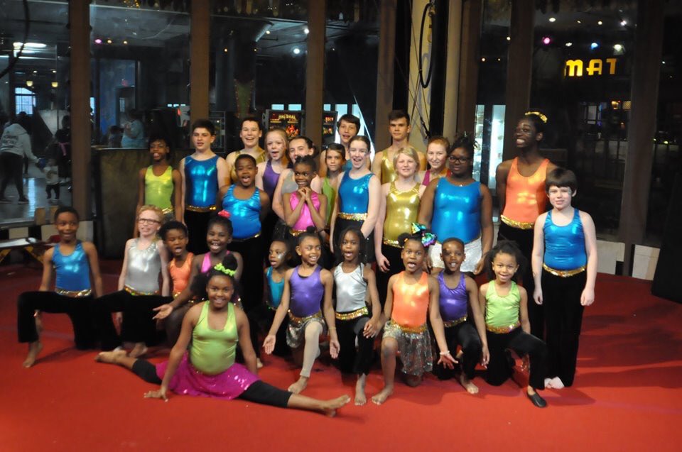 circusharmony's tweet photo. Thank you to our Master Peace Thru Pyramids students who personified our message of focusing on what connects you instead of what divides you in their culmination show!

#CircusHarmony #SocialCircus #CityMuseum #CircusSchool #CircusShow  #WatchOutForFlyingKids #peacethrupyramids https://t.co/DqTrqecgLh