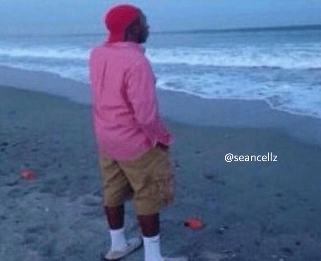 seancellz's tweet photo. When you airball in the gym while your crush is watching https://t.co/4UwRfvCFKh