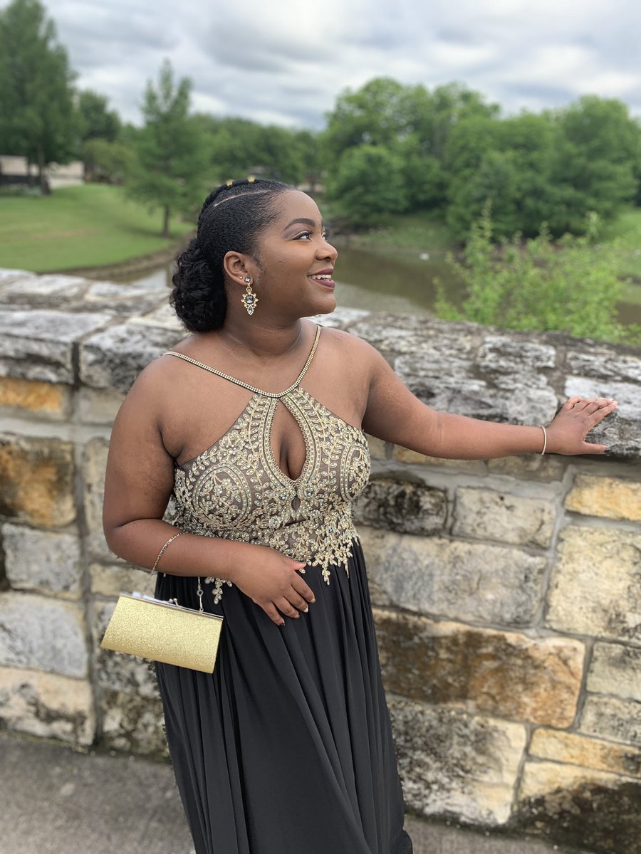 JanelsShow's tweet image. Sparkle like a Diamond 💎, Glitter like Gold🌟 #QueenJ👑 #ViewOnFire🔥