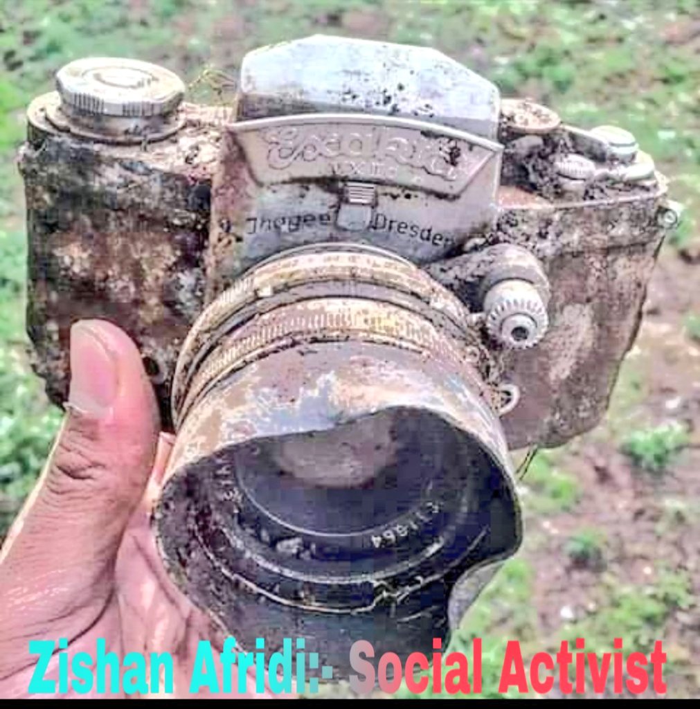 ZishanINC's tweet photo. मिल गया...मिल गया ...
गोभी जी का अद्भुत #1988DigitalCamera  यह हमारी (#हिंदुस्तान)बदनसीबी नहीं तो और क्या है 
#21st century is the era of #education &amp; #technology but we have pm like #Modiji
 जाति धर्म के चक्कर में हमने 21सदी जाहिलओं के नाम कर दी
@ravishndtv @thewirehindi @ANI https://t.co/oLwnvtTbbl