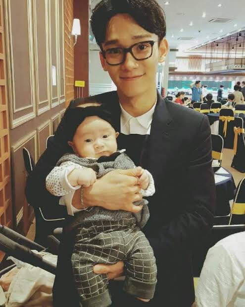 jongdae pics tweet media