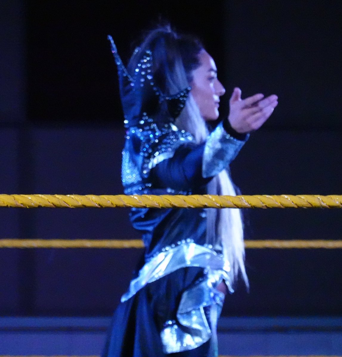 Never bend your head. Hold it high. Look the world straight in the eye. 
#Virtuosa 👁