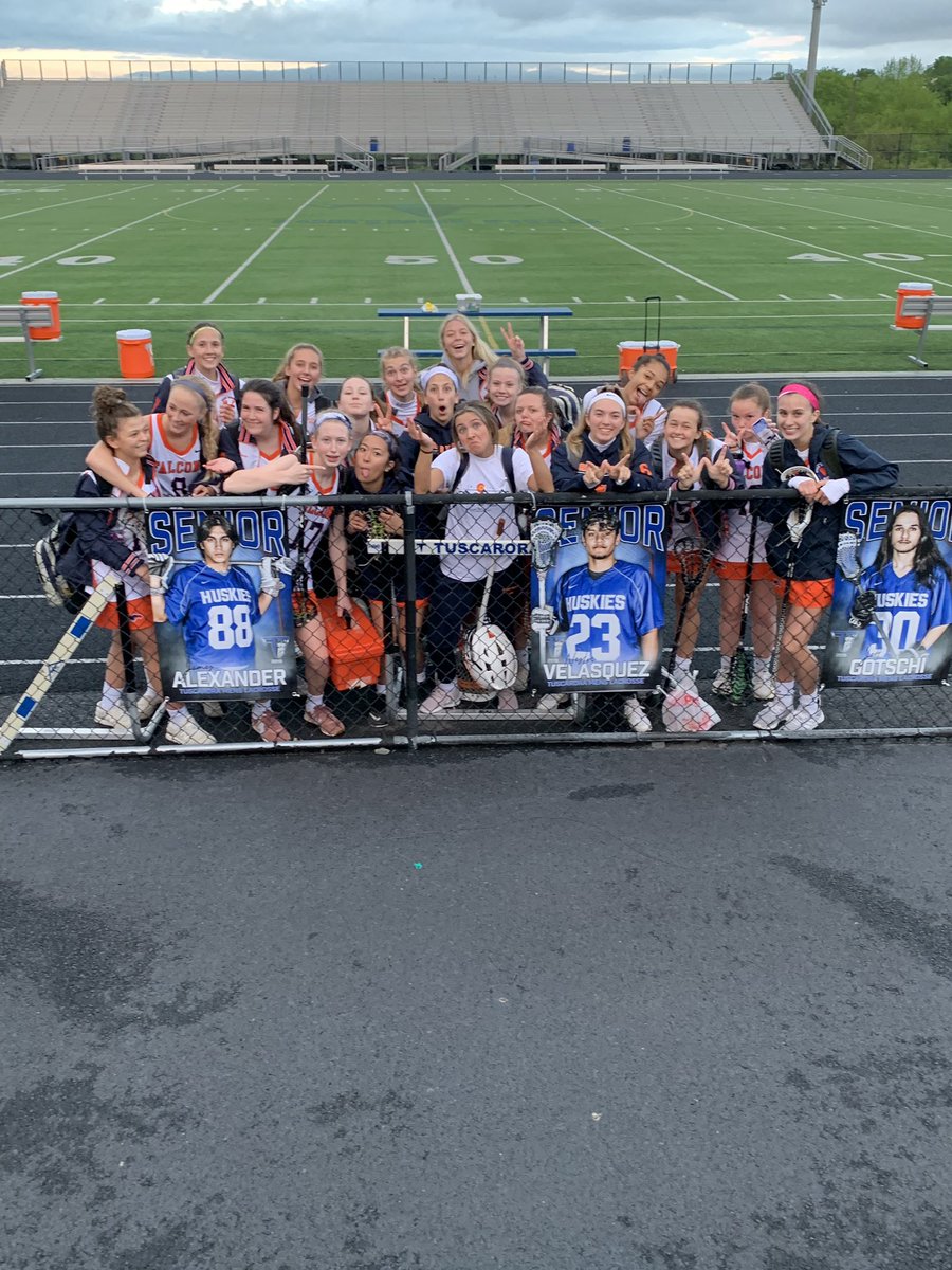 BWHSAthletics's tweet photo. Glax bears Champe 17-6.  Way to go girls!!! https://t.co/1yd1nOj7XW