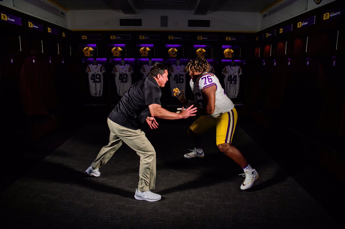 xavierhill0's tweet photo. Great Official visit to LSU💜💛       #GeauxTigers🐯 https://t.co/pcRrieEqMg