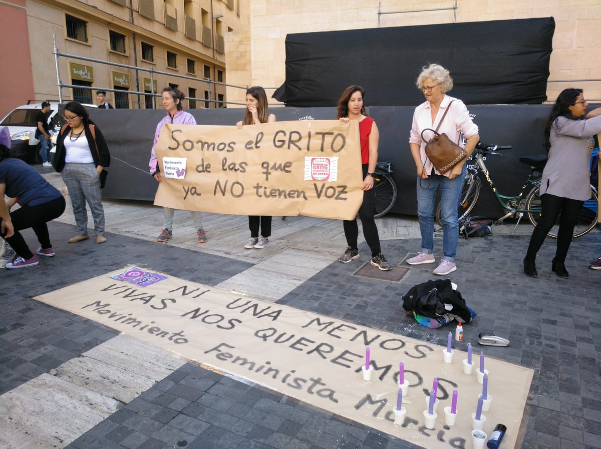 MovFemMurcia's tweet photo. .@HuelgaFeminista 
Concentración por el asesinato de nuestra hermana María Lourdes en Torre Pacheco- Murcia. 
No a la violencia machista
Somos el grito de las que no tienen voz #vivasnosqueremos https://t.co/0nNXzvevhv