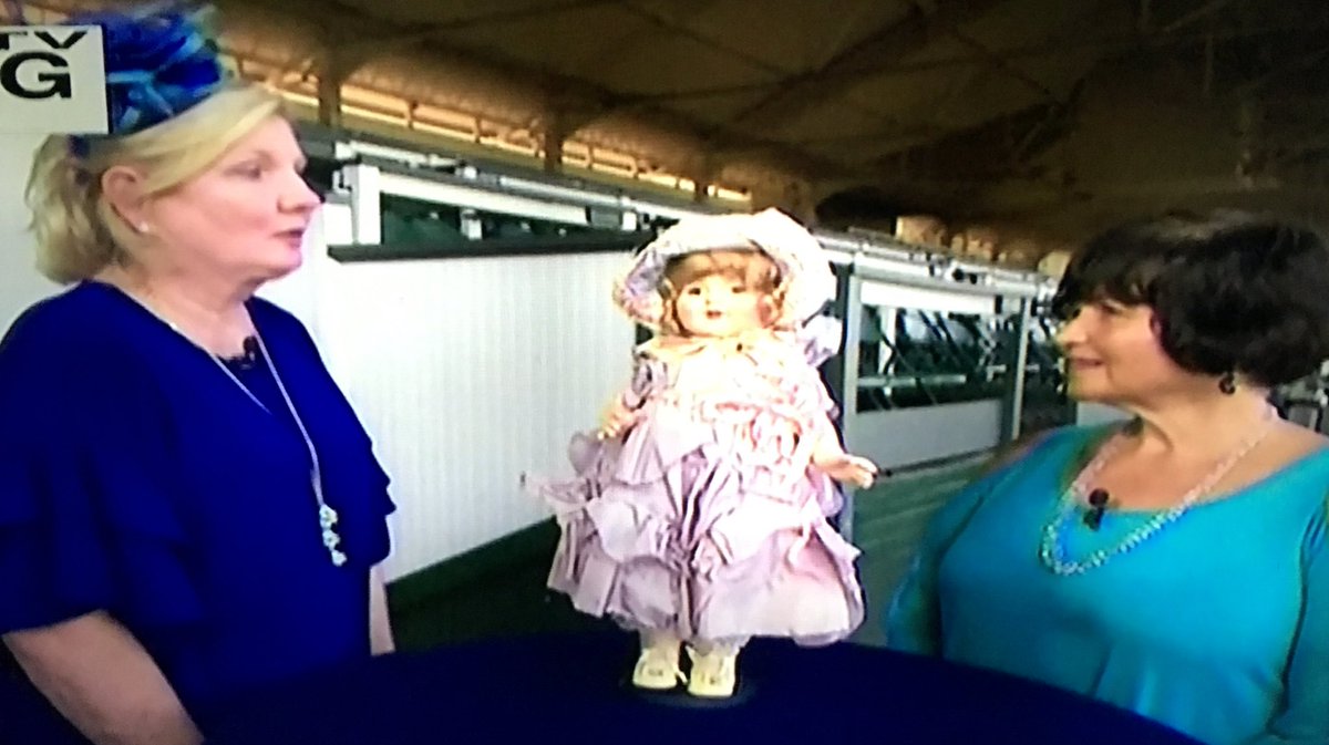 DianaSironi's tweet photo. Mint snippet teaser out of the gate! Twinning appraiser and guest!
#dollalert @BillyeBHarris #antiquesroadshow https://t.co/fVsuwhHKzv