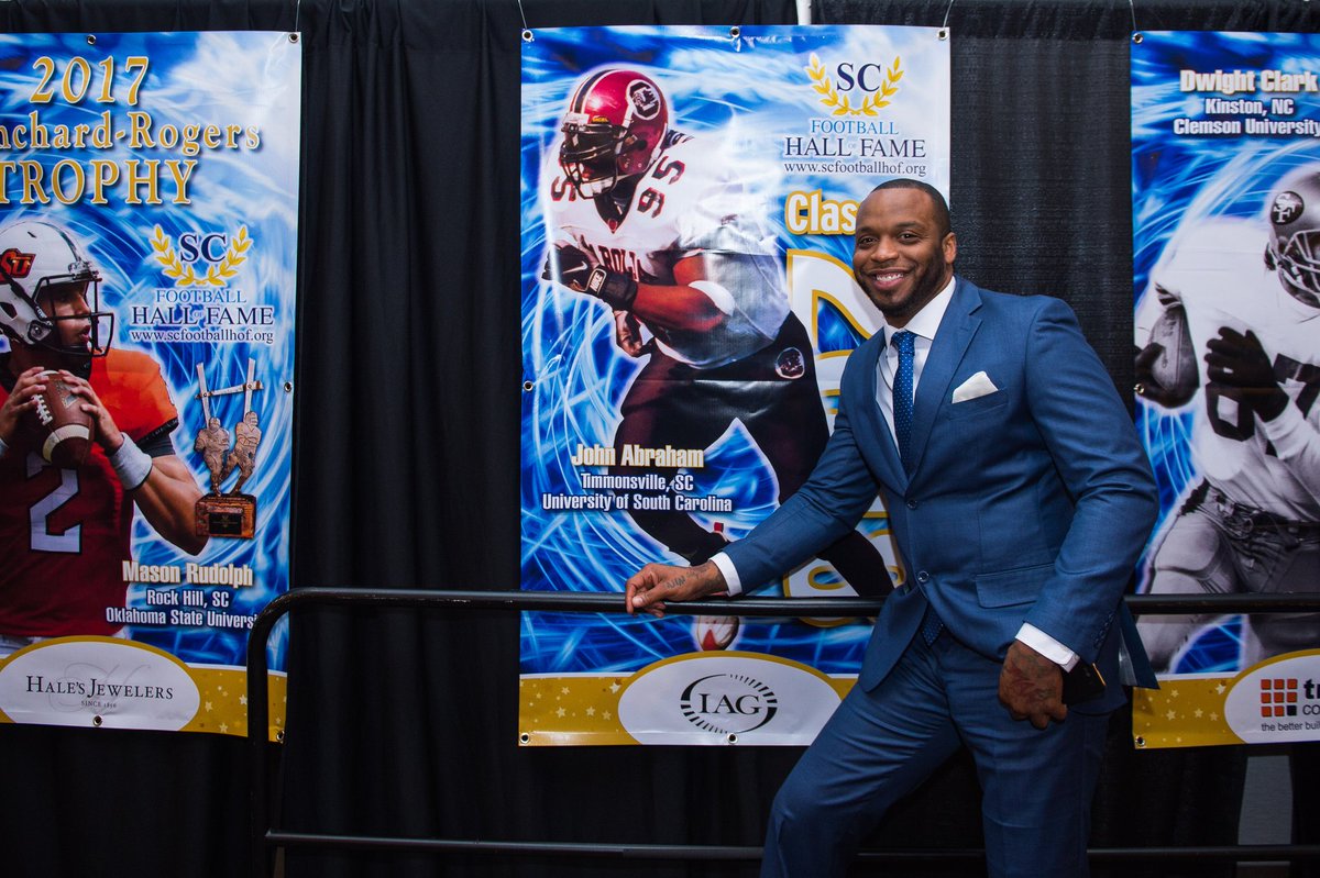 SCFootballHOF's tweet image. Congratulations to #SCFHOF18 Inductee John Abraham @5678gamecock for being inducted into the South Carolina Athletic Hall of Fame tonight! #CarolinaMade