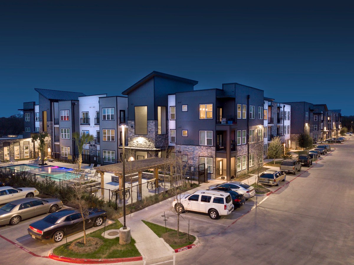 humphreys_arch's tweet image. Located near #Austin, TX, this 3-story e-Urban is comprised of 182 #affordable live-work studios and apartments. Part of the new 24-acre creative district #thinkEast, Studios at ThinkEast is redefining affordable housing. To see more visit, bit.ly/2w2mgj3. @APCompanies