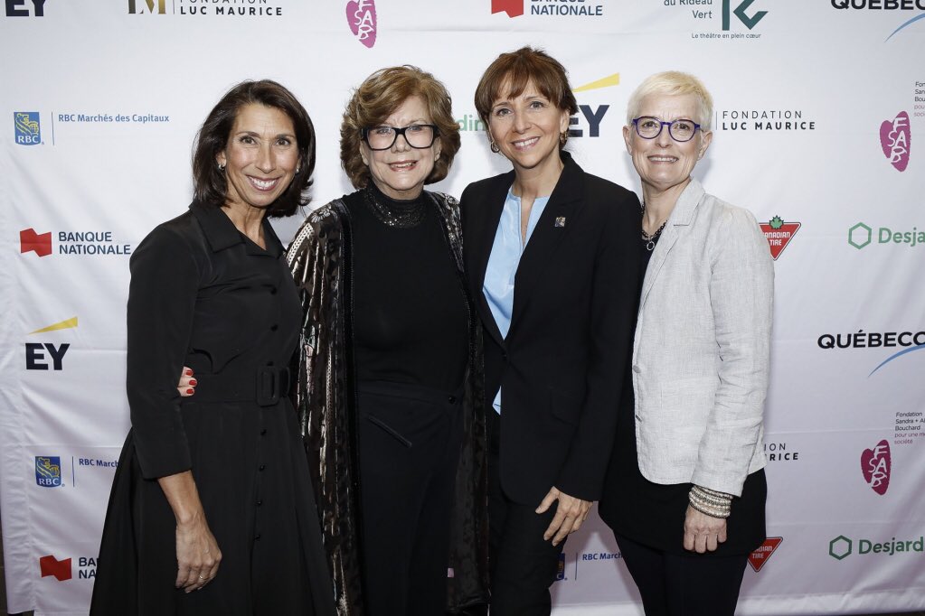 Ravie d’assister à la soirée bénéfice du <a href="/rideauvert/">Rideau Vert</a>, le plus vieux théâtre francophone en Amérique du Nord. Une soirée mettant à l’honneur le travail de mise en scène de comédies musicales de la grande <a href="/DeniseFiliatrau/">Denise Filiatrault</a>

#PolQc #AssNat #CultureQc