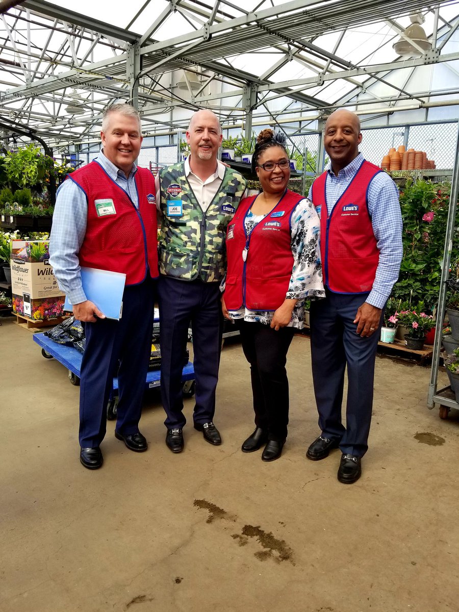 SouthPhillyASA's tweet photo. My Lowe's Family ❤ #goodtogreat #myloweslife #southphilly #proud @Jimmy1365MD @MyCasaTaylor @MzMyra2U @DonmegaOne https://t.co/gnJ4cjfNEj