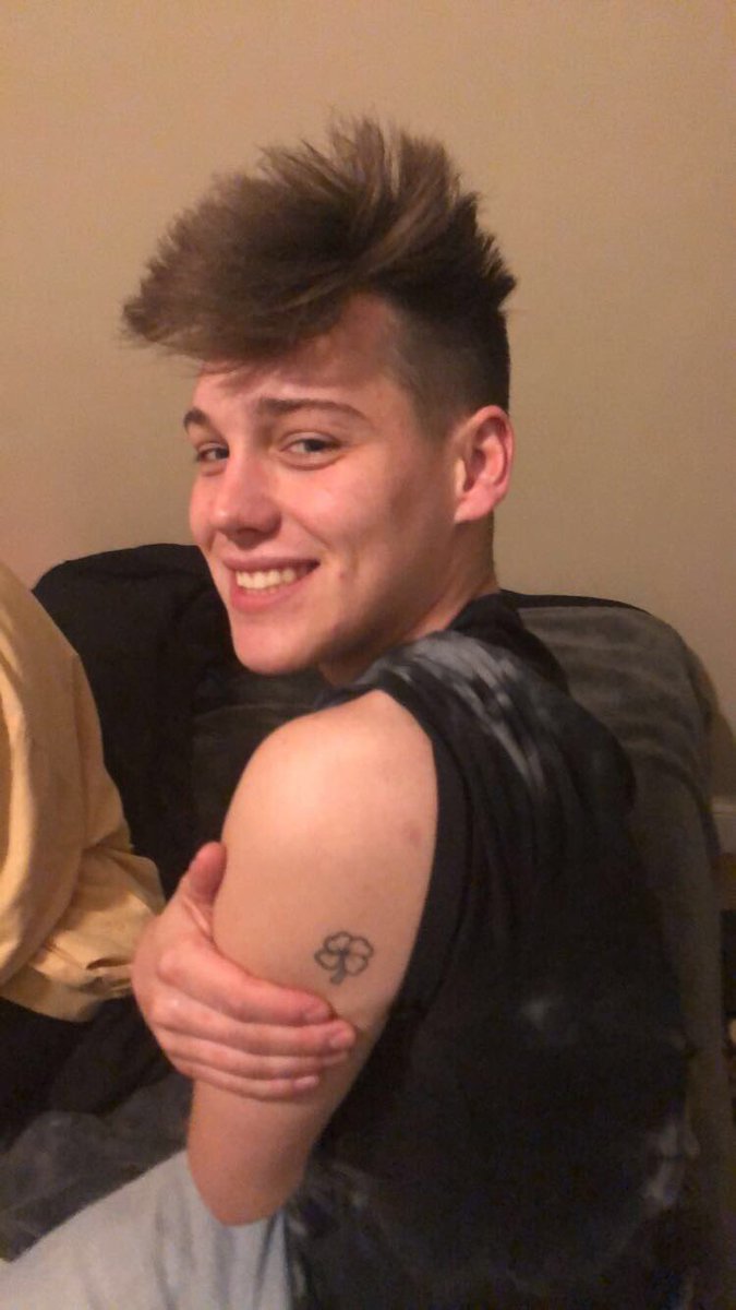 taylorlandiss's tweet photo. you've been visited by the rare logeez

rt or 10 years bad luck https://t.co/6ykMDeXzIn