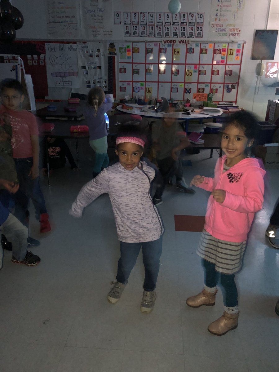 MrsJennMorris's tweet photo. Our countdown to summer has officially started. Today was our first day and now 23 days to go! #WhoseCounting #StrongPirates #CountdownToSummer #DanceParty #TeacherLife #CaptainMorris https://t.co/6MsOdnT7ka