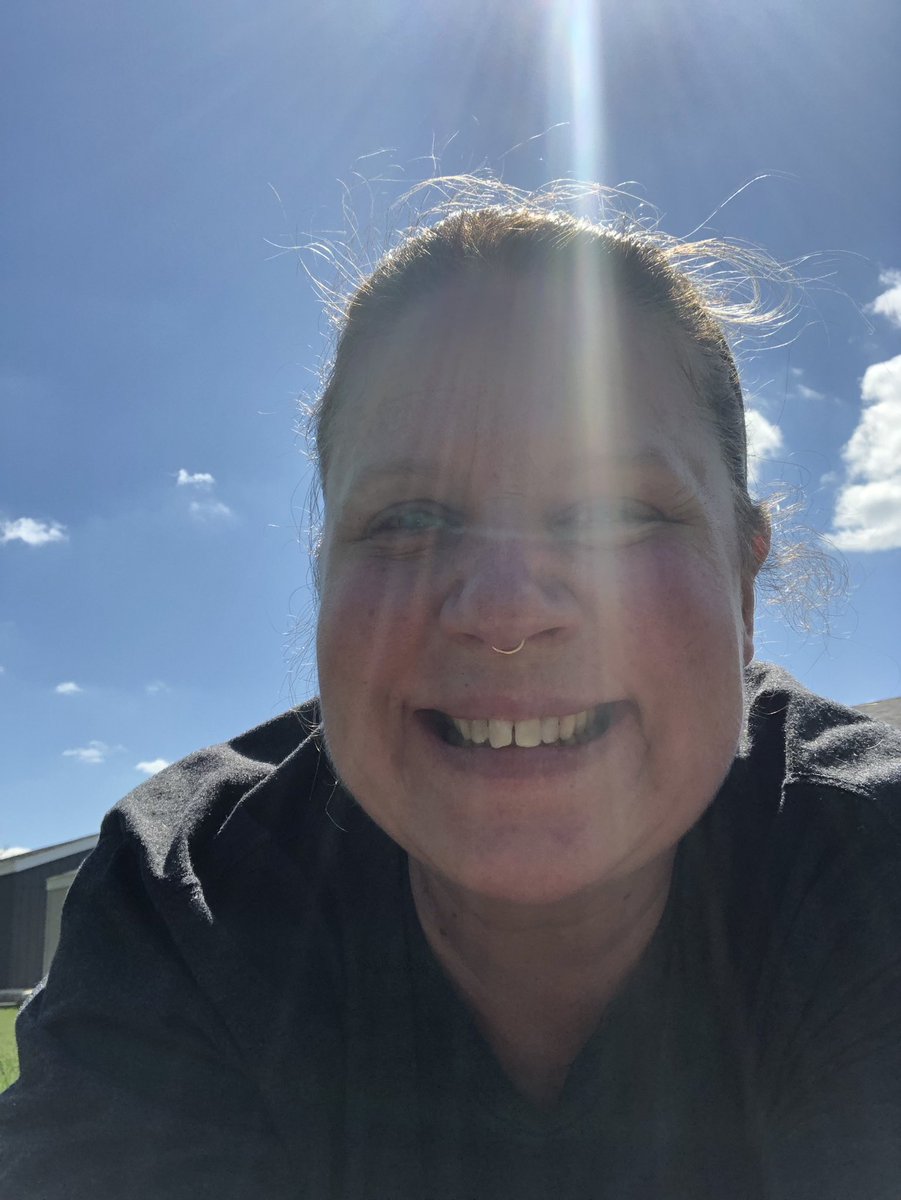 TRSModel's tweet photo. Sunshine is the best medicine.
#traumarecovery #vitiminD #bestlife #blueskies #happyMonday #mentalhealth #smiling #setfree #gooutside https://t.co/PJIva5cLD3