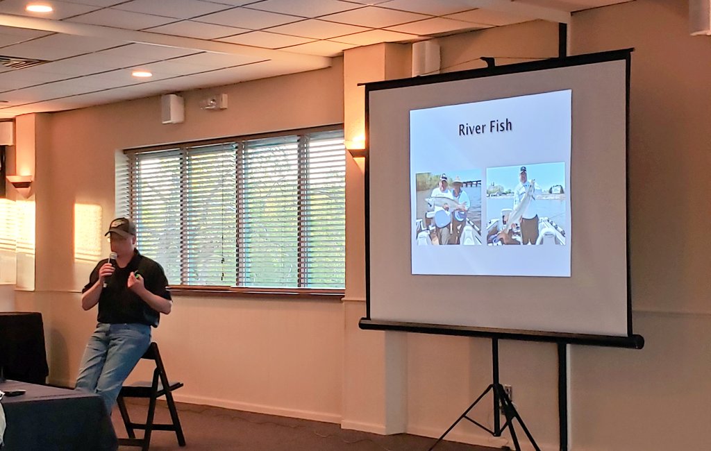 CapCityMuskies's tweet photo. Kevin Pischke telling us how-to outsmart the Fox River🎣 #CCMI #MuskiesInc #CapitalCityMuskiesInc https://t.co/x2TLygRqY3