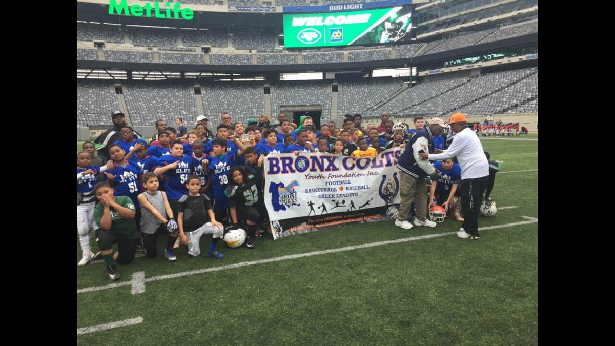 Great experience for <a href="/HCYSDanburyHatt/">💙🧡HCYS Danbury Hatters💙🧡</a> <a href="/DAYOinfosports/">D. A. Y. O. - Sports</a> <a href="/NewMilfordBulls/">New Milford Bulls</a> and the rest of the boys on @COACHDAVISDEA 203 Elite on Saturday at Metlife Stadium. #RespeCT #therevival there are alot of players on the horizon <a href="/CoachTieri/">Augie Tieri</a>