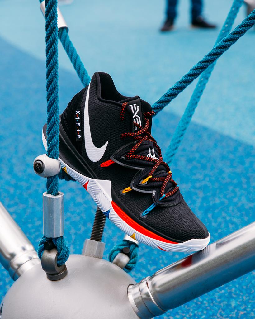 kyrie 5 kids foot locker