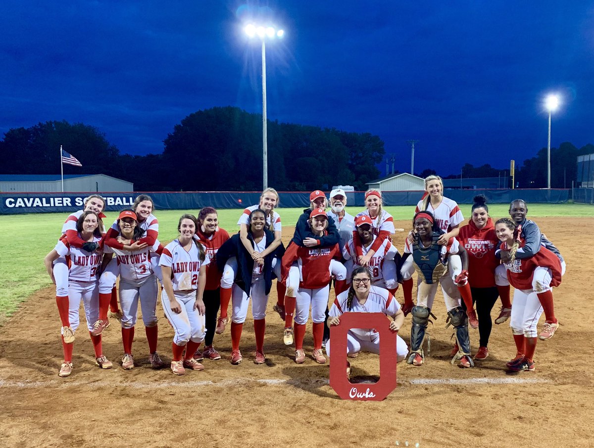 AMDCass's tweet photo. Hey Ooltewah High, How ‘bout those Lady Owls?
Owls Win, Owls Win!!! 🦉⭕️❤️ @OHS_softballll @Ooltewah_Live @ohsleadership18 https://t.co/J8DnfCTxtJ