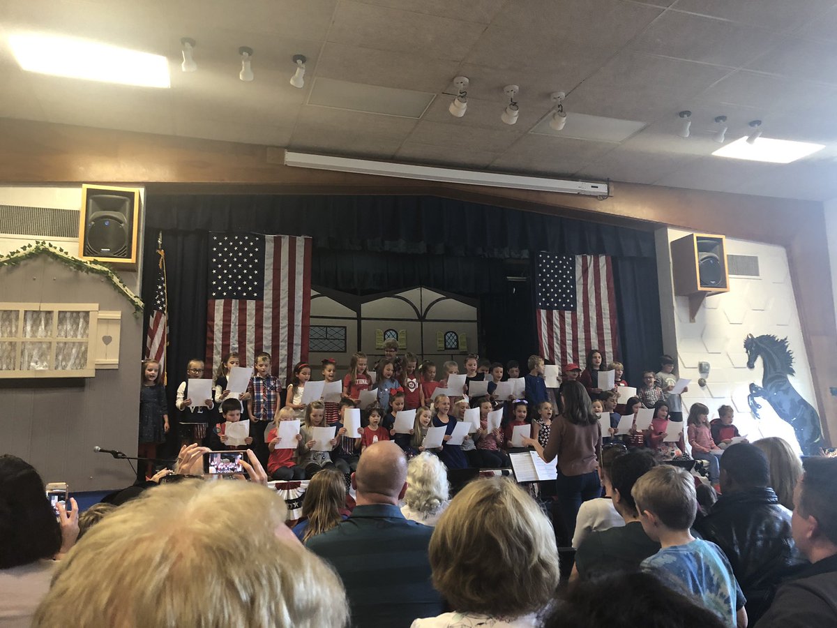 CalvertSMOB's tweet image. I had a fantastic time attending @CCPSMHESMustang Hamilton Night! Thank you so much @TheLibraryDr for inviting me!!