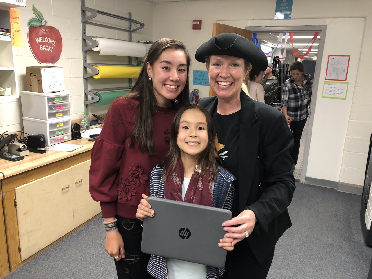 CalvertSMOB's tweet image. I had a fantastic time attending @CCPSMHESMustang Hamilton Night! Thank you so much @TheLibraryDr for inviting me!!