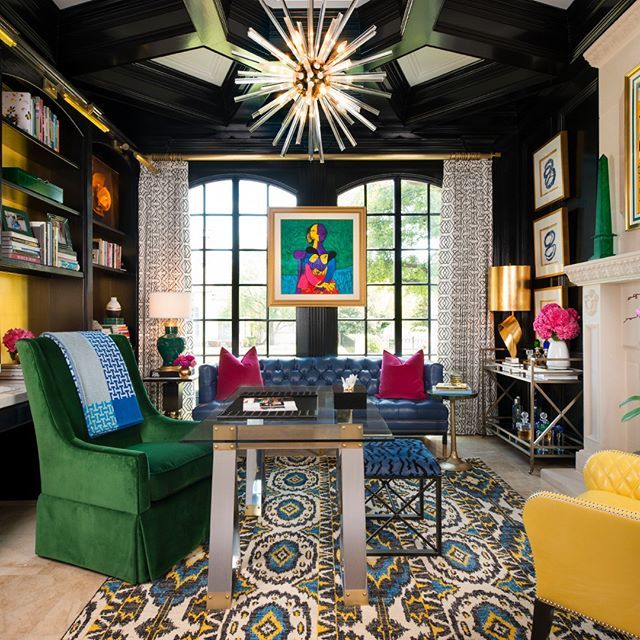 TheScoutGuide's tweet image. “Designing for yourself is always a challenge,” says Shay Geyer, designer and owner of @ibbdesign of @tsgplanofrisco. Read about the design decisions that went into her luxe home library via the link in bio. 📷: @piassickphoto #designanddecor #TheScou… bit.ly/2VmkbsA