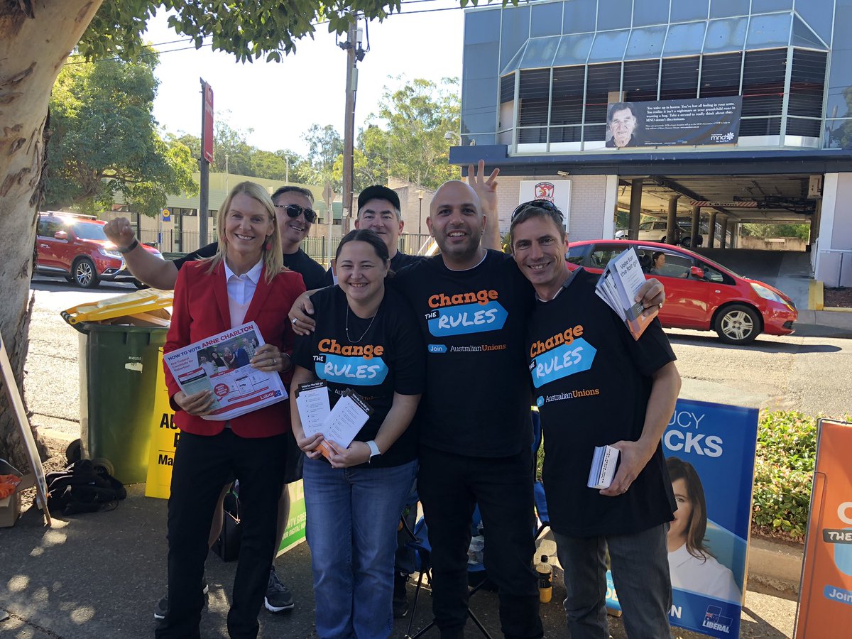 Today at Woy Woy pre-poll in the marginal seat of #Robertson where only 1089 votes are required to #ChangeTheGovernment 
Local nurse Cathy and local sparkie Brendan help persuade voters as they arrive - the only way to #ChangeTheRules is to #PutTheLiberalsLast in Robertson!