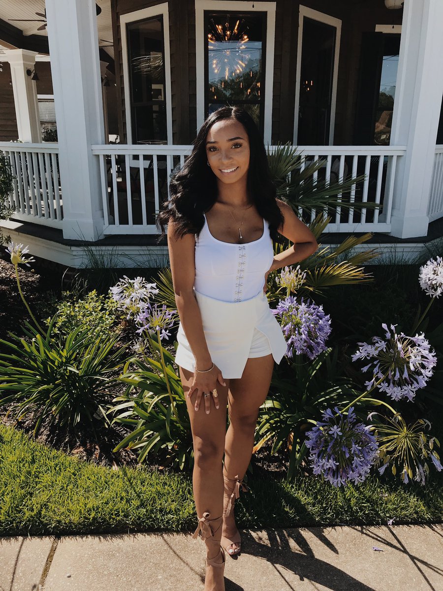 caseyclif's tweet photo. birthday behavior #20 💫 https://t.co/FhIWPofdWF