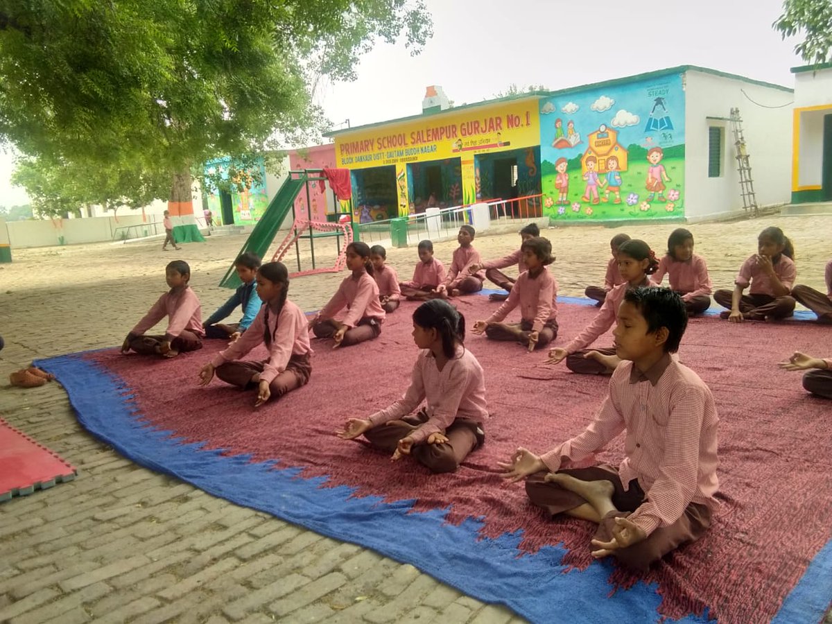 deepalayadelhi's tweet photo. Yoga is good for mind, body and soul. It enhances flexibility, strength and coordination amongst children. It also improves concentration levels in kids. Students from #STEADYProject practicing #Yoga. https://t.co/Dlgh4SMlBI