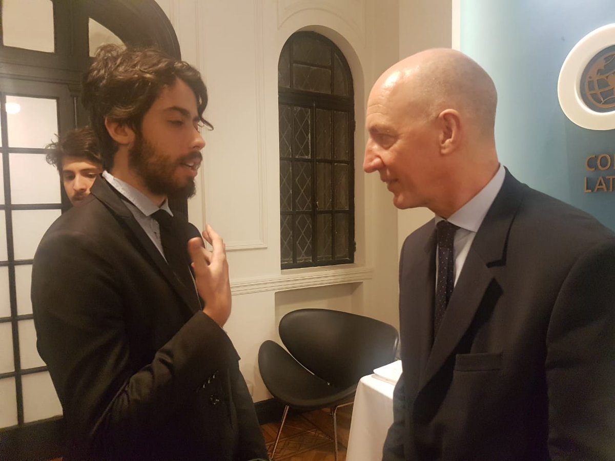 TobiHolc's tweet photo. Siempre es un placer conocer a gente como @KentArgentina que tanto saben y tanta pasión tienen por lo que hacen! Gracias @CongresoJudio y gracias a usted señor embajador por la fabulosa charla que dio! https://t.co/6OAu6MLkyN