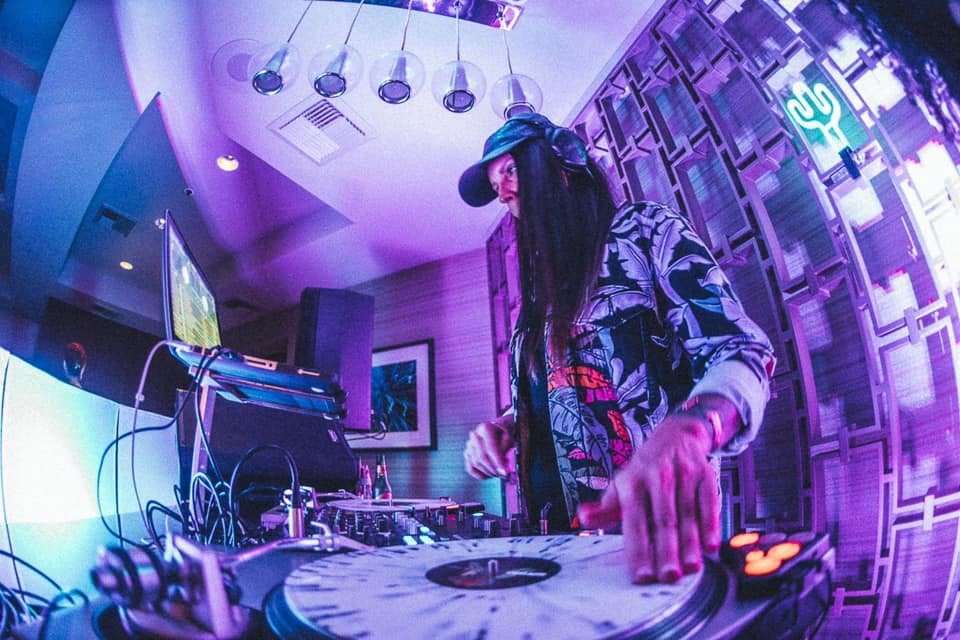 Yaamava's tweet photo. Join us on May 30th for Vinyl Night w/ DJ Shasta and Percussionist @neonpony inside Tukut Lounge! 😎👏 INFO >> https://t.co/wwahNnMlGS  #SanManuelCasino https://t.co/iXFm4ZlKO3