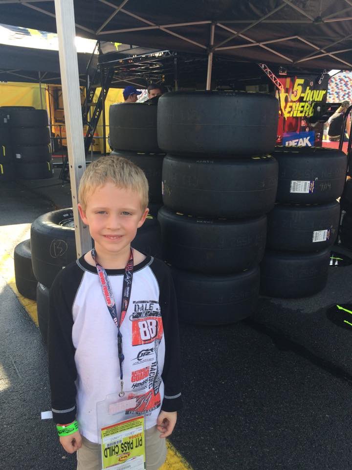 DaleCaller88's tweet photo. My 1st ever race was at @CLTMotorSpdwy with my mom and dad....
My biggest regret was freezing up (I blame it on my age), not saying a word, and clinging onto my moms leg while we rode the elevator with Mr @ClintBowyer  !!!
@nascar #nascar @5hourenergy https://t.co/nOax91rtYs