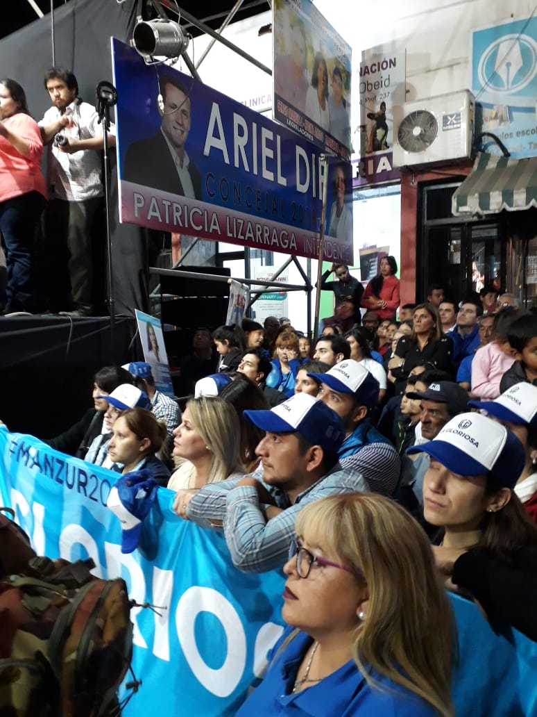 lagloriosatuc's tweet photo. La Gloriosa siempre acompañando a @JuanManzurOK
¡Juntos somos más!
¡Juntos somos Juan!
#LaGloriosaUsinaDePensamiento 
#Manzur2019 
#TUCUMÁN 
#JuntosSomosMas 
#JuntosSomosJuan 
#LaGloriosa https://t.co/11zSsiqFwg