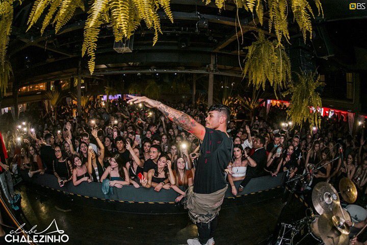 Um pouco do Luau de Outono que rolou no Clube Chalezinho em BH no dia 10/05 com participação dos meninos.