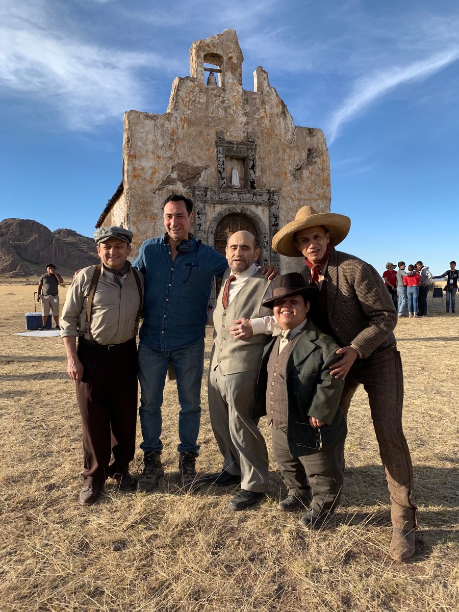 varedg's tweet photo. Durante un descanso en la filmación de PODEROSO VICTORIA
#poderosovictoria #raulramon #poderosovictorialapelicula #vertigofilms #contactopro
@poderosoVictoria @vertigoFilms https://t.co/hvIQFh4E4K