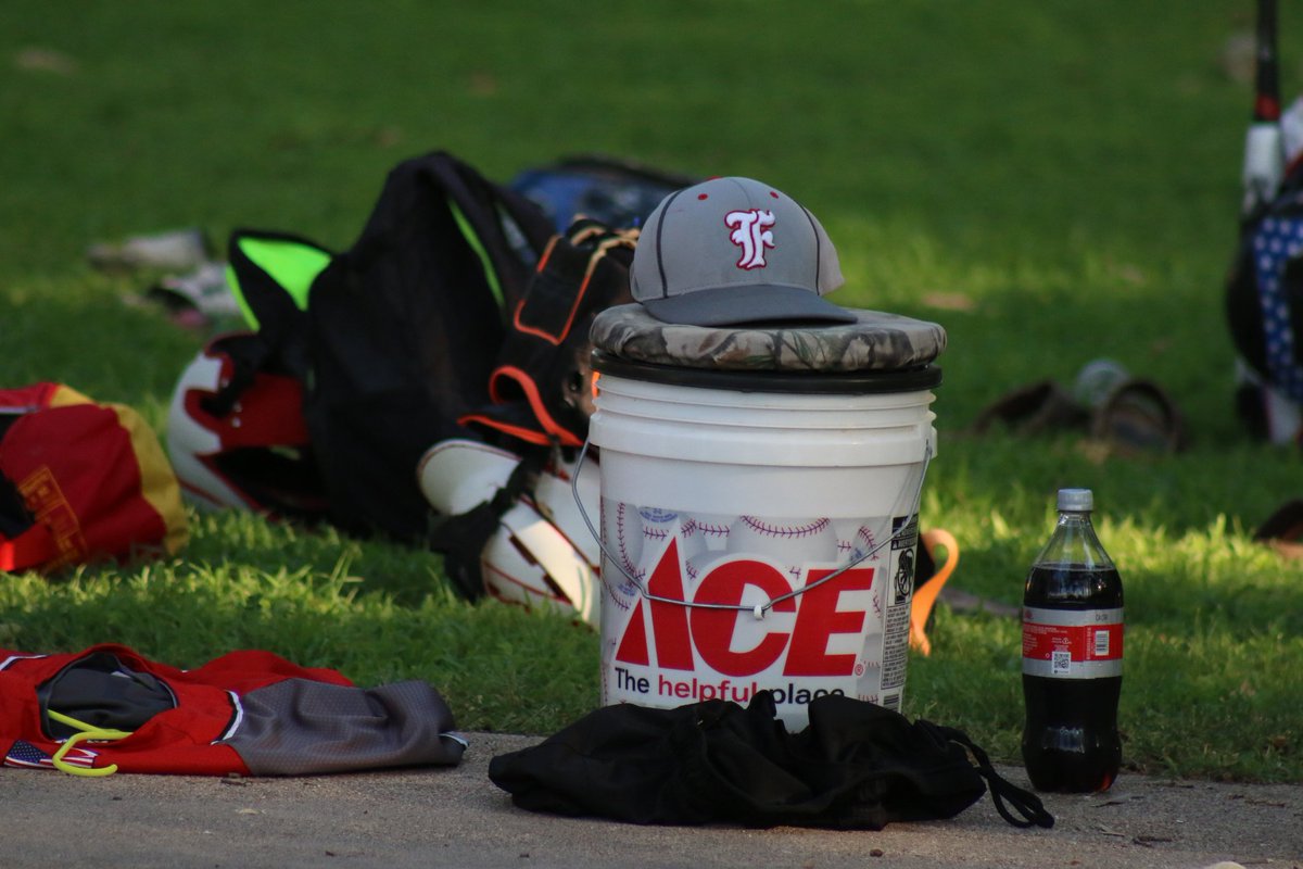 ⚾️Spring Baseball Approved for Fairbury⚾️
At tonight's Fairbury School Board meeting Baseball was approved to be added for the 2019-2020 school year.
More to come in future FJNs! #nebpreps #baseball