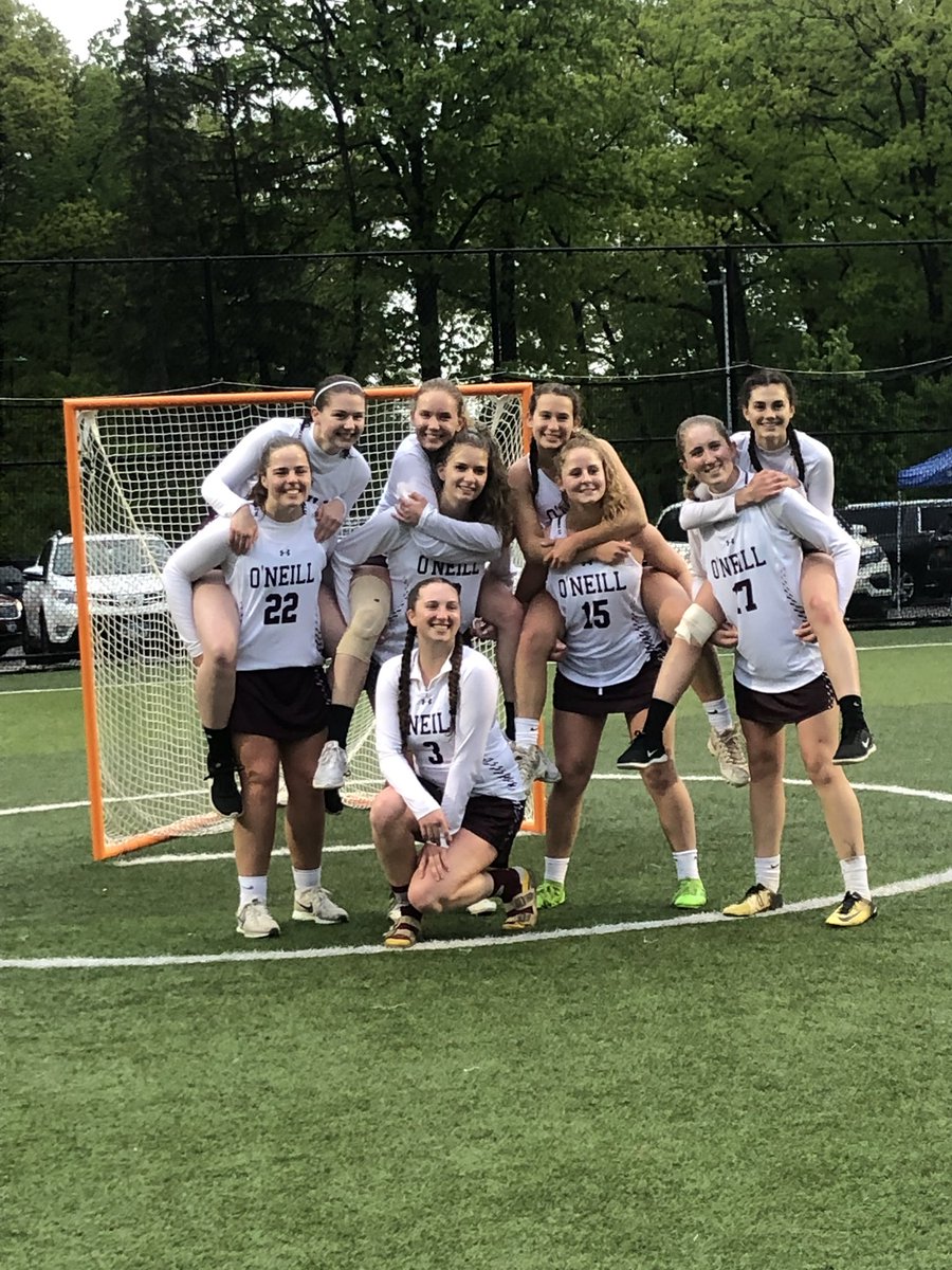 nicoley1287's tweet photo. AWESOME win over Goshen for these ladies, and especially our 9 seniors!!! Great Job- rain can’t stop them 💪🏼🥍 @JIOprincipal @birdgirl07 @Kate13Wilson @HFFMCSD @DrSheboy https://t.co/MxgV6vigVo