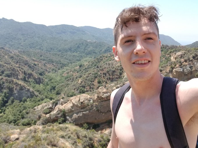 Went hiking yesterday. Took some cool pictures 😋😎 https://t.co/INCfMvUQpR
