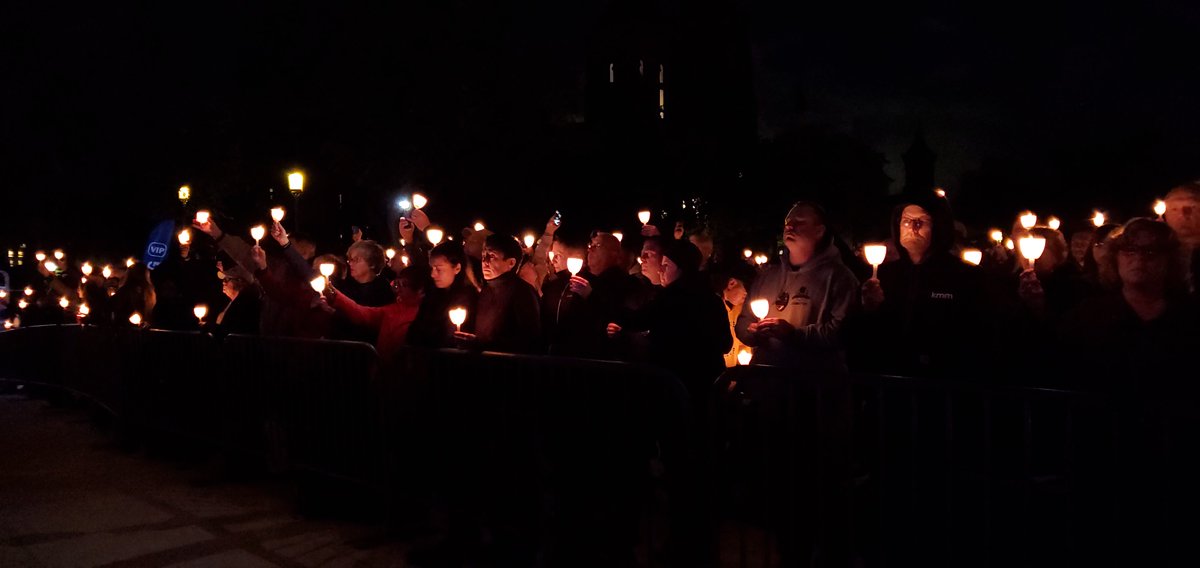 NLEOMF's tweet photo. The 31st Candlelight Vigil draws to a close. Thank you to all who attended and for those who watched from home. We apologize for the technical difficulties with the YouTube page. #PoliceWeek2019 https://t.co/vRKF4sJWgY