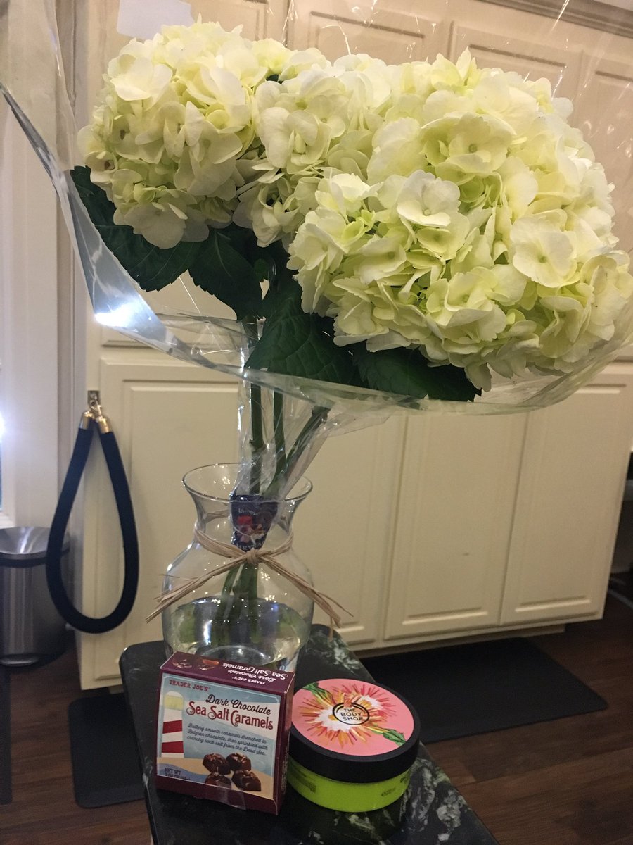 RothbergMona's tweet photo. Thankyou @COURTATDIAMOND for making our Mother’s Day at #greensprings special. @TammyDRI @AndersonKathy.@DiamondchrisJ 
@bscotthart @DRIguy2017 https://t.co/esyVgAn3WA